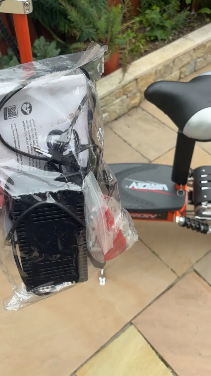 Electric scooter - Image 4