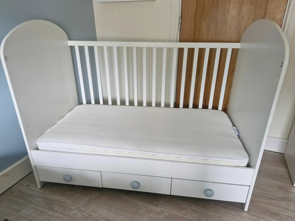 Cot bed - Image 2
