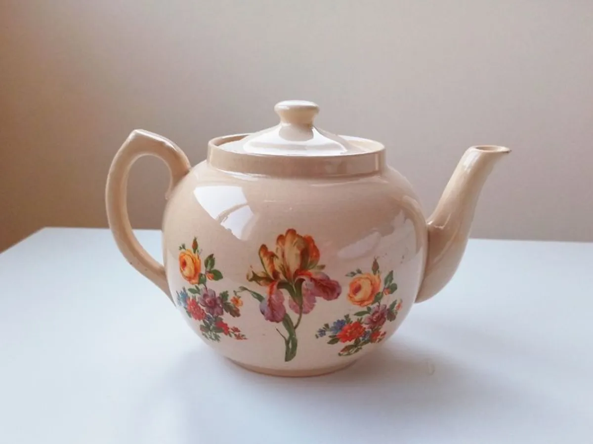 Rare large vintage Carrig Ware tea/coffee  pot - Image 2