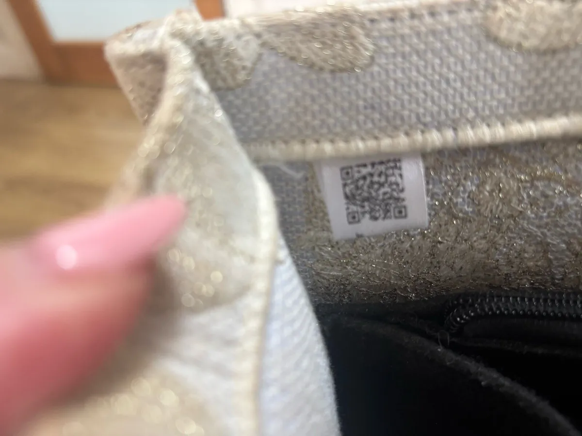 Tote bag - Image 4