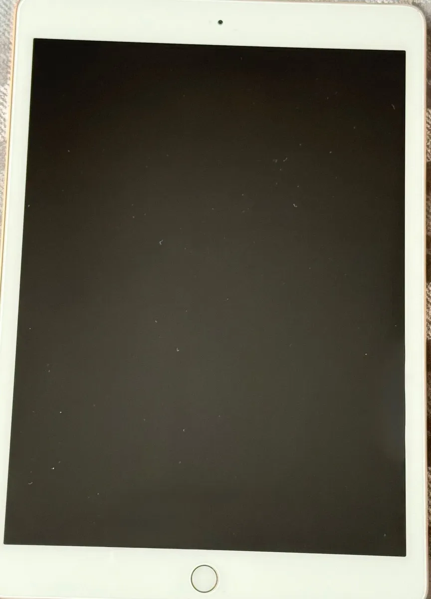 Ipad 7th gen 32GB - Image 1