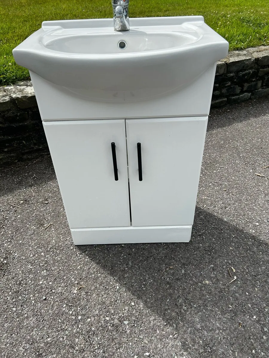 FREE Vanity Unit - Image 1