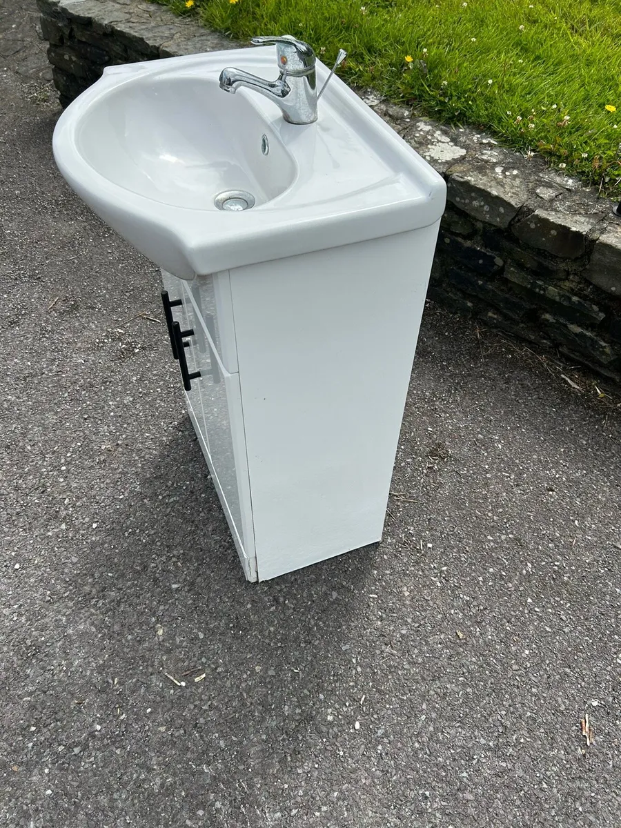 FREE Vanity Unit - Image 3