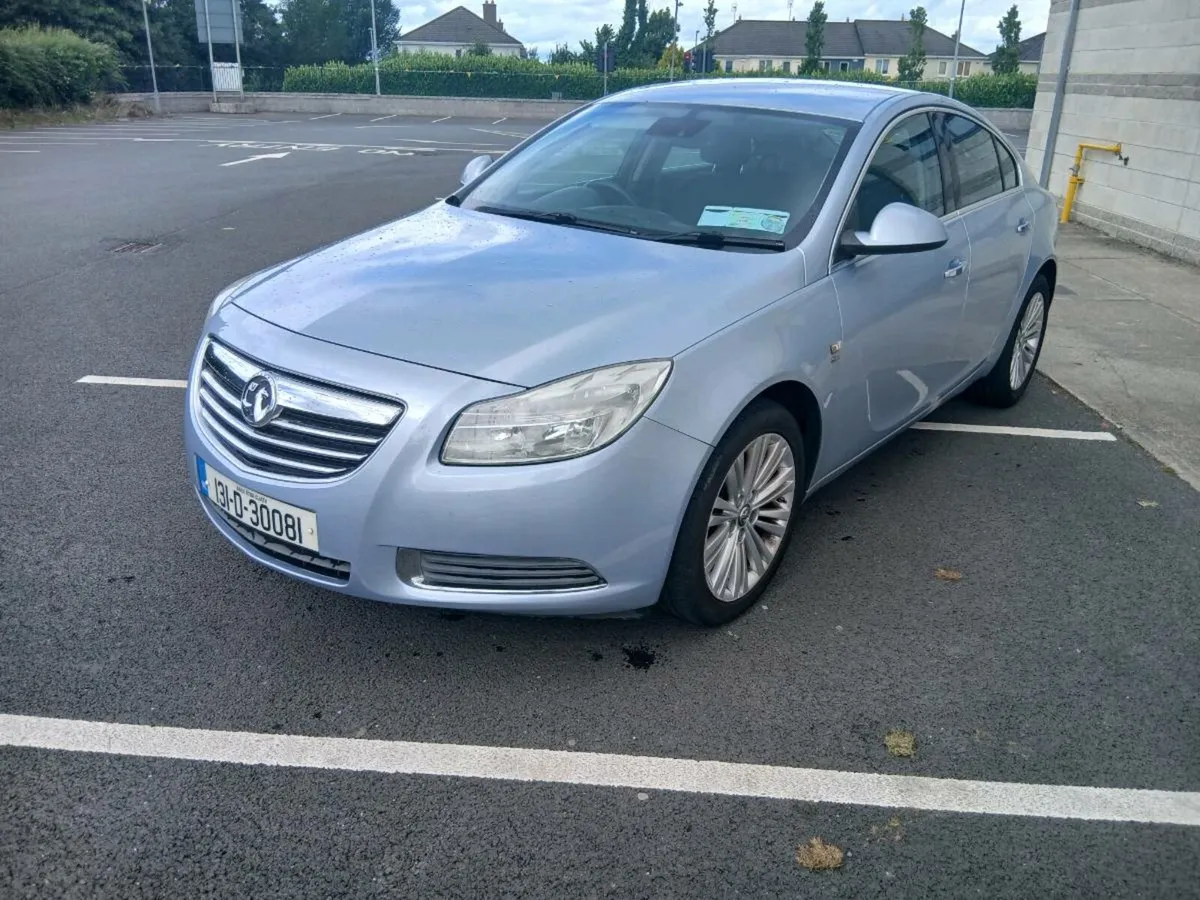 Opel insignia 2013  new nct 07/26 low kms .... - Image 1