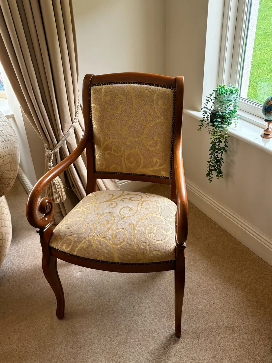 8x Dinning/living room chairs - Image 1