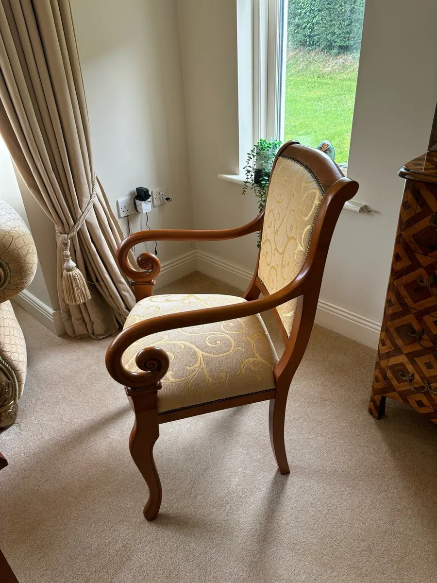 8x Dinning/living room chairs - Image 3