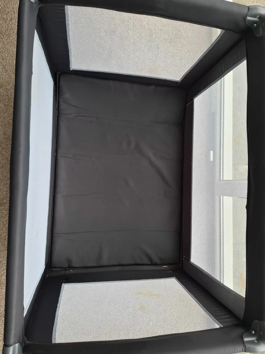 Travel cot - Image 2
