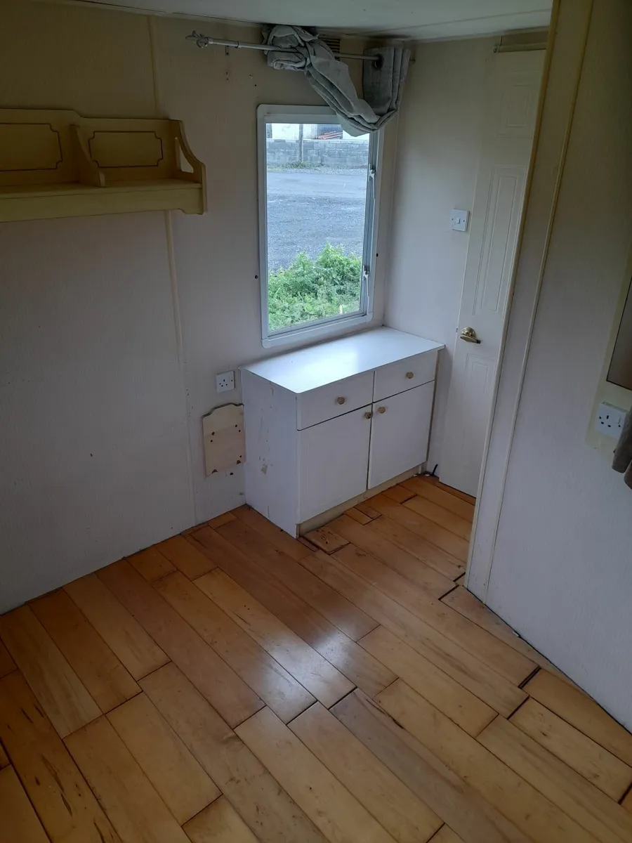Mobile Home - Image 3