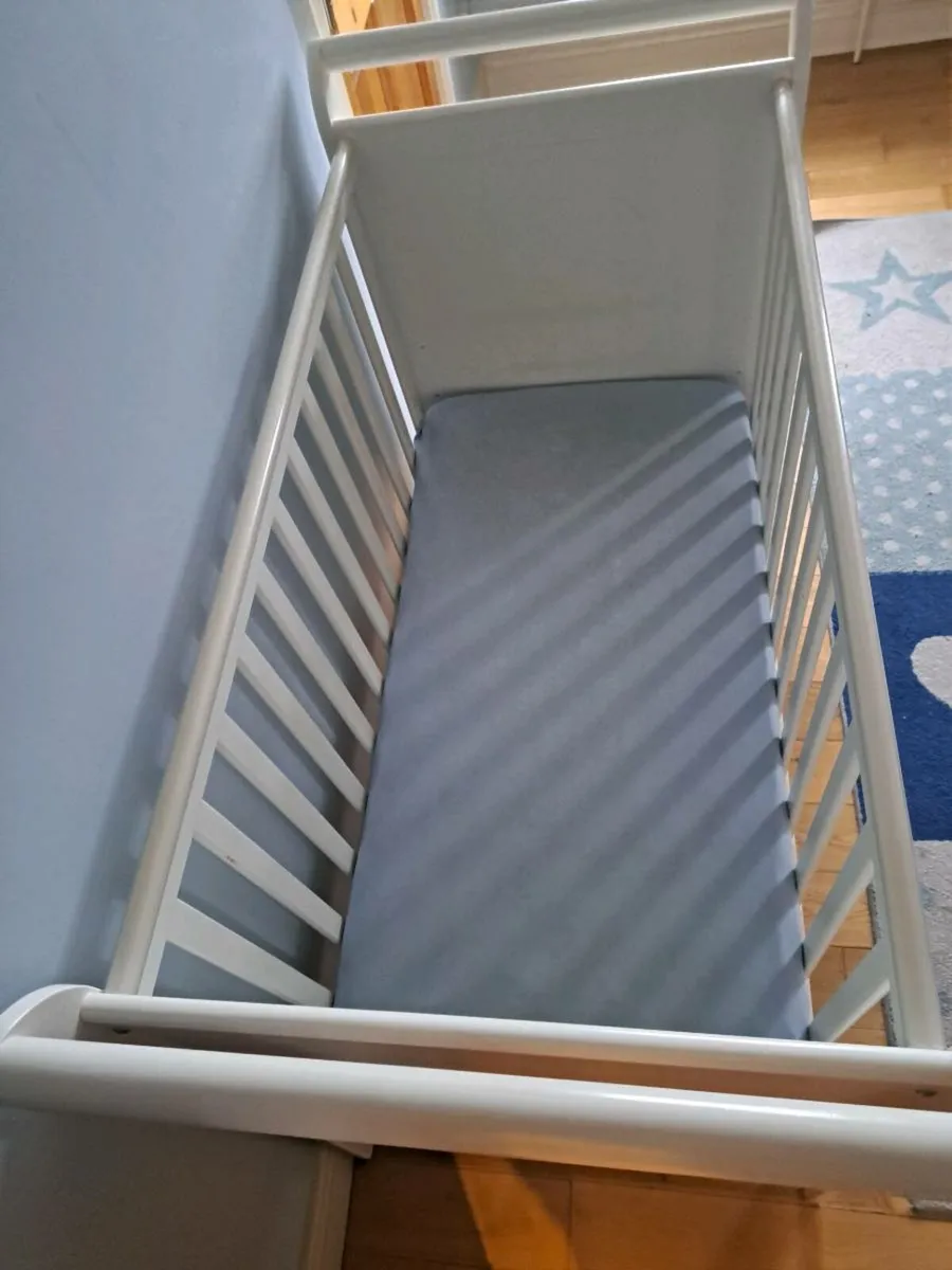 Baby equipment - Image 1