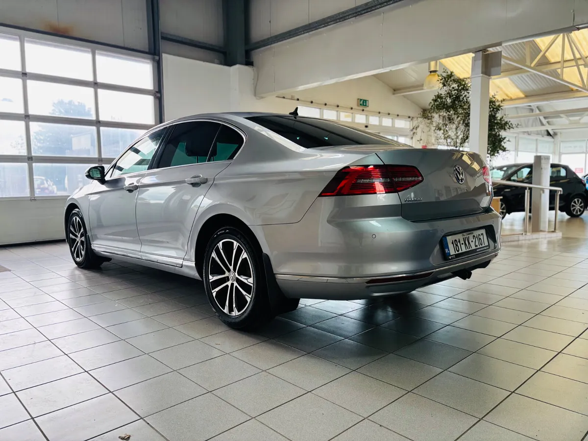 Volkswagen Passat 2018 - Image 3