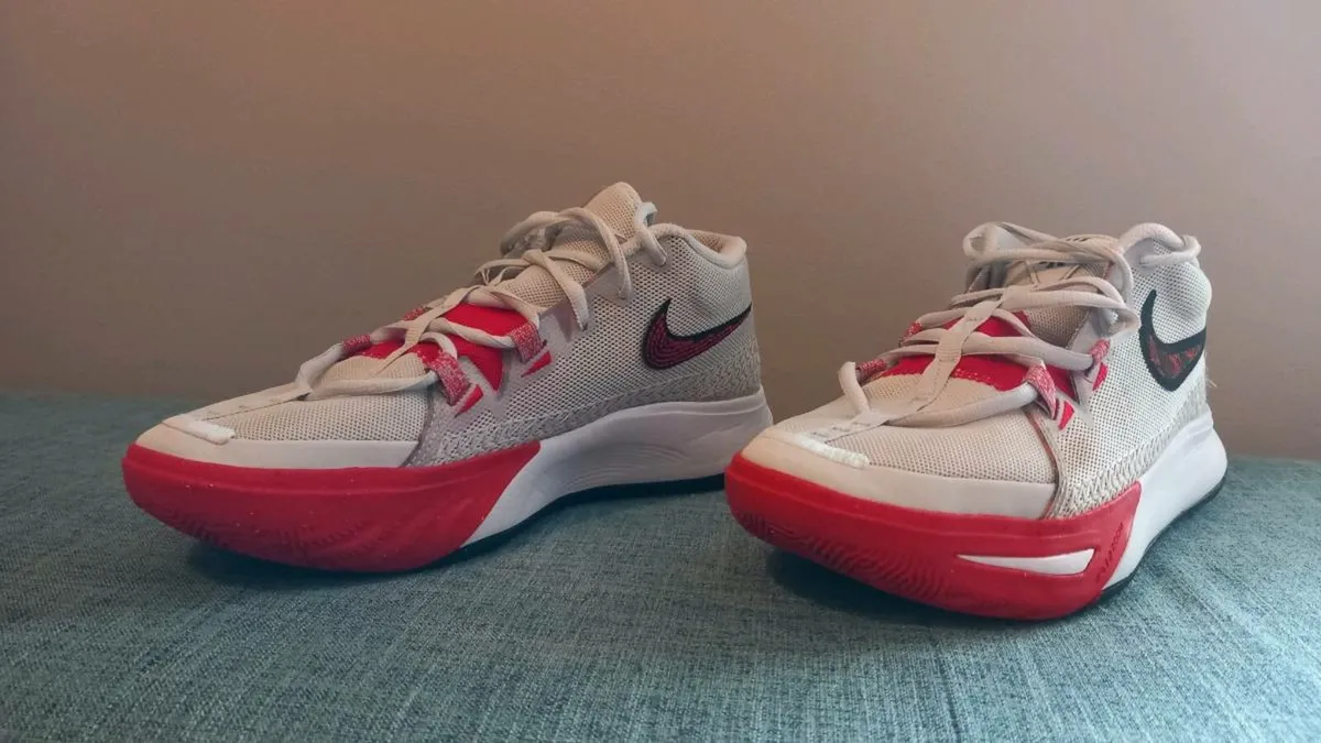 Kyrie Flytrap 6 (White) - Image 1