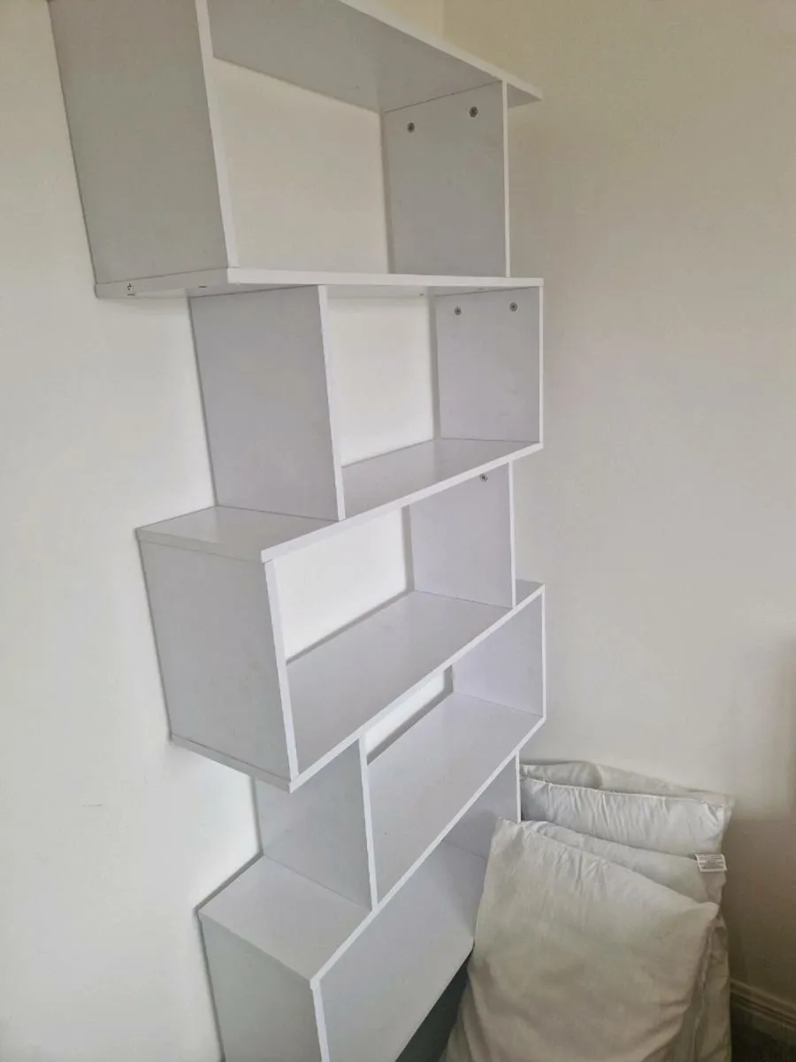 Shelving unit