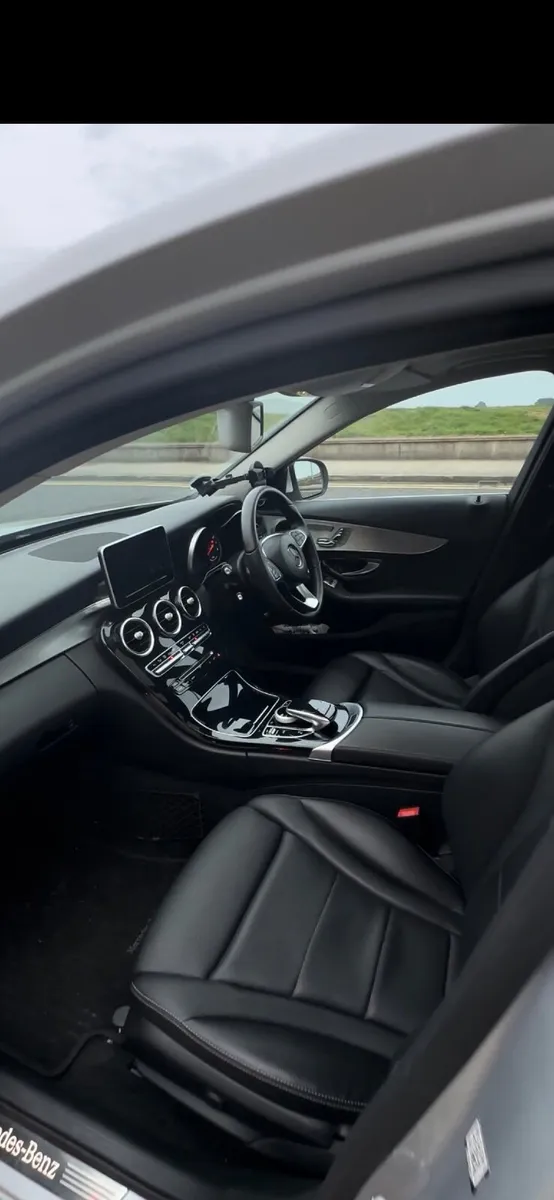 Mercedes-Benz C350e  2017 - Image 3