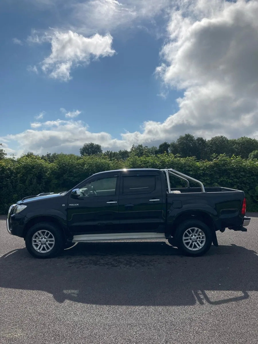 2009 Toyota hilux 3.0 automatic - Image 4