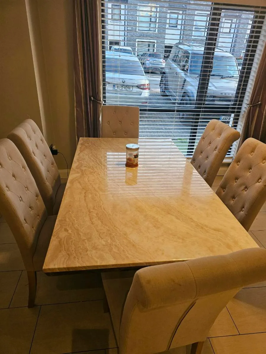 Dining table and chairs - Image 1