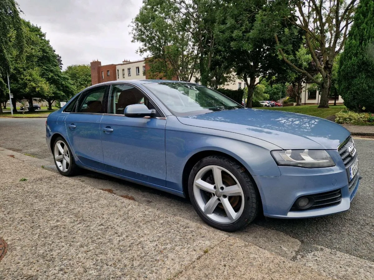 Audi A4 2010 - Image 2