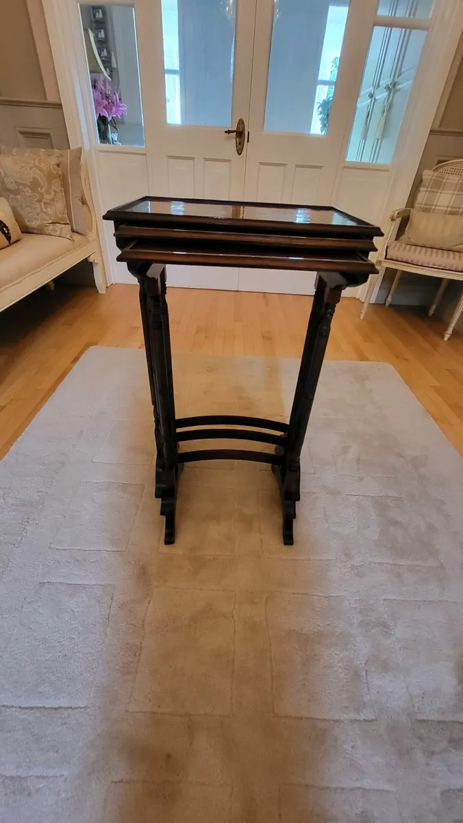 Nest of tables - Image 2