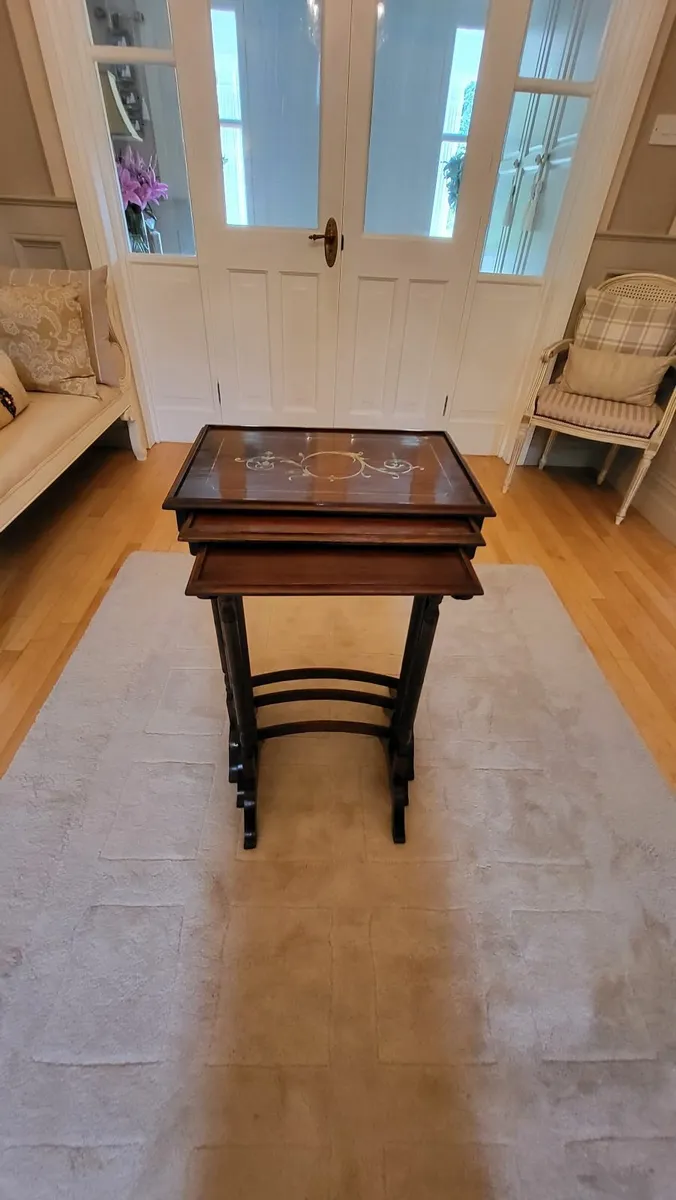 Nest of tables - Image 3
