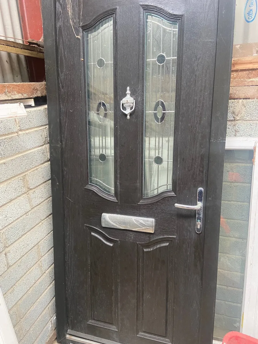Door / window - Image 1