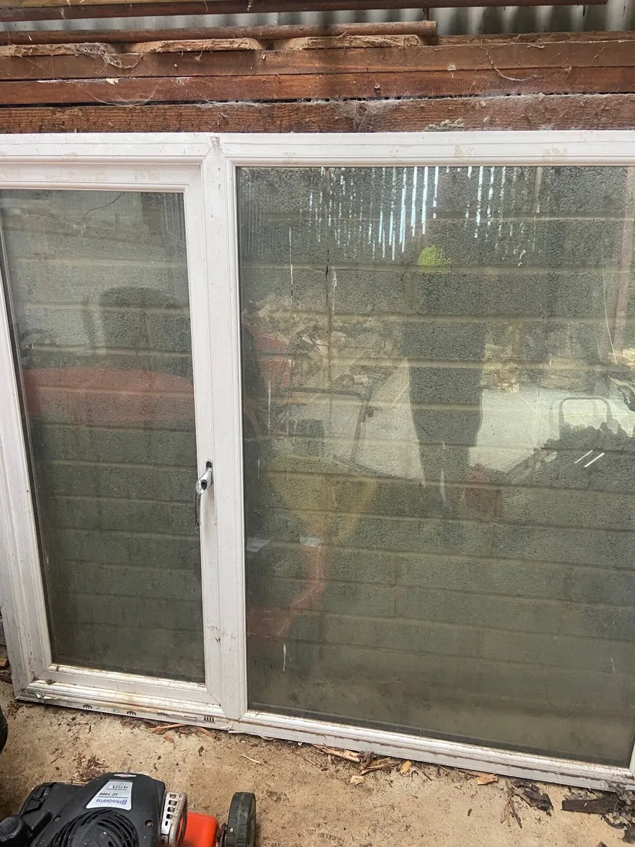 Door / window - Image 2