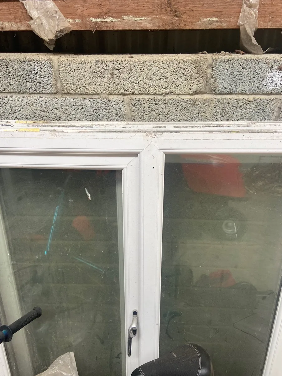Door / window - Image 3