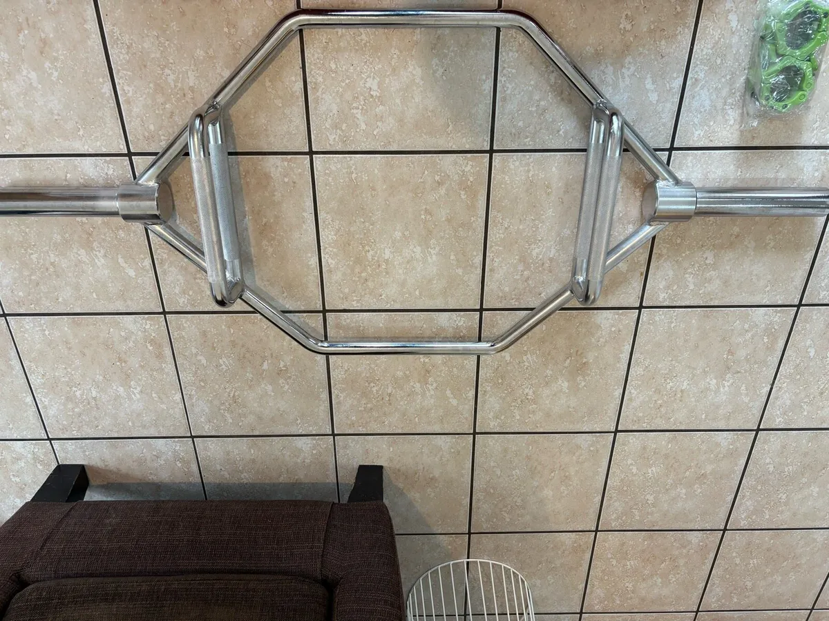 OLYMPIC BUMPER PLATES, HEX SHRUG DEADLIFT BAR - Image 2