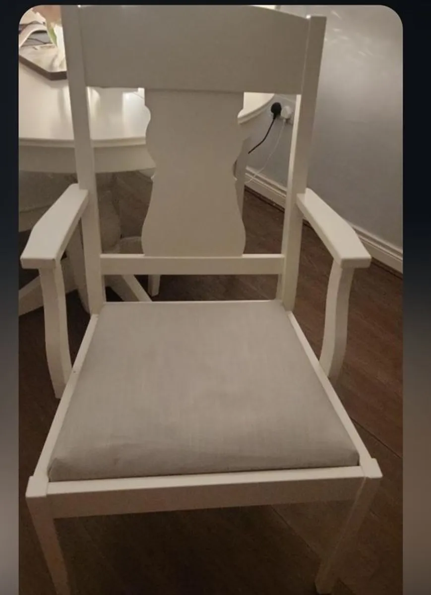 table and chairs - Image 2
