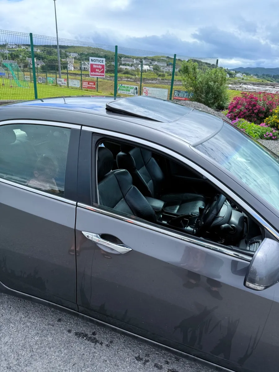 Honda Accord 2009 - Image 4