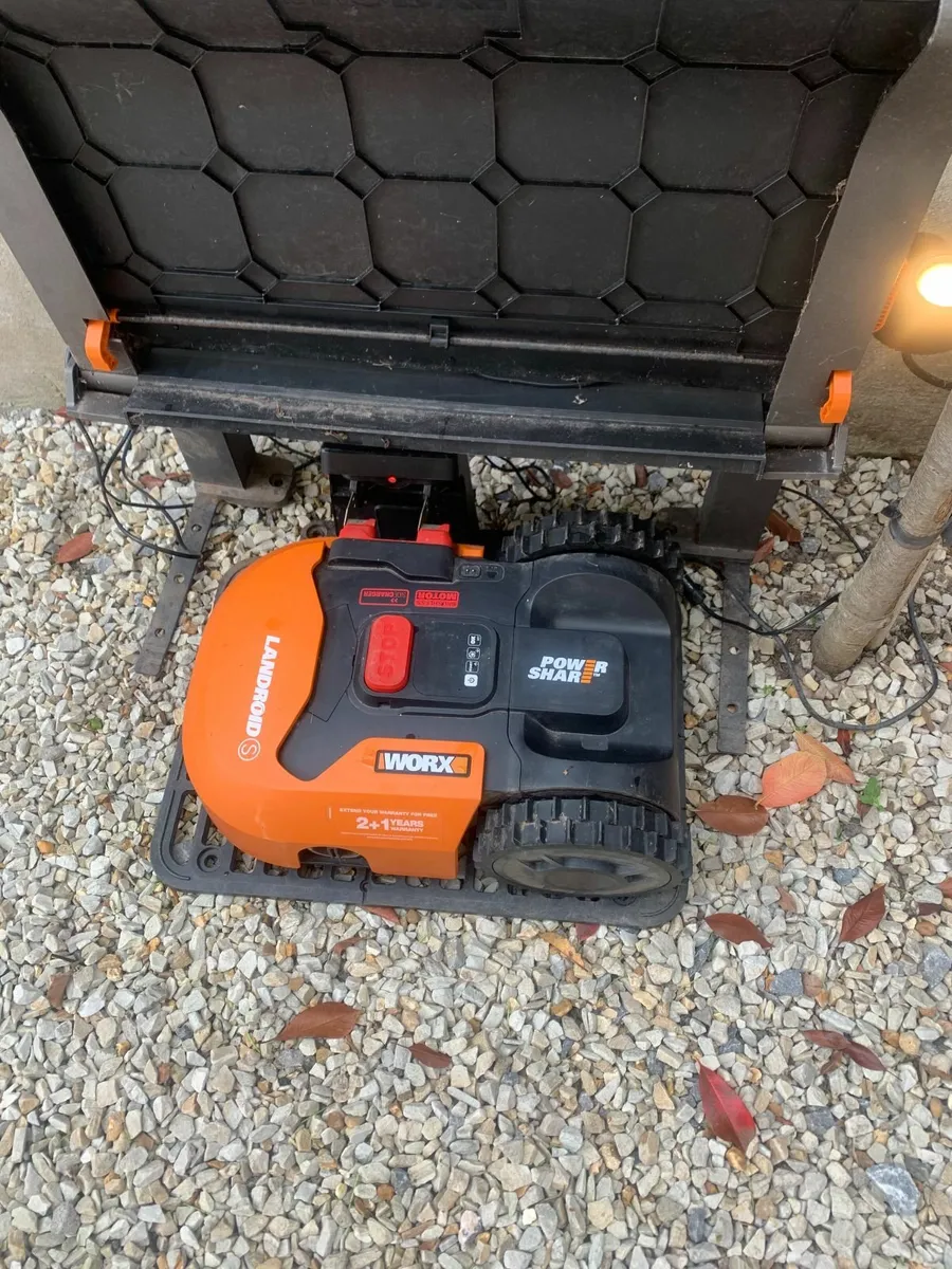 WORX Landroid Robotic Mower S300 - 300m2 | WR130E - Image 1