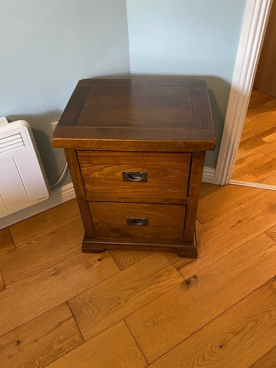 Bed,  mattress  and bedside table - Image 3