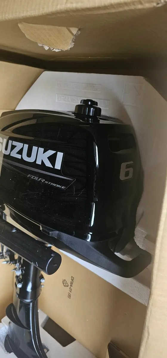 Suzuki 6hp outboard - Image 4
