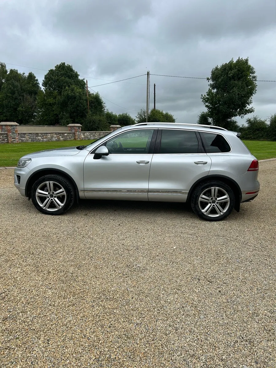 Vw Touareg 5seater €333 tax - Image 3