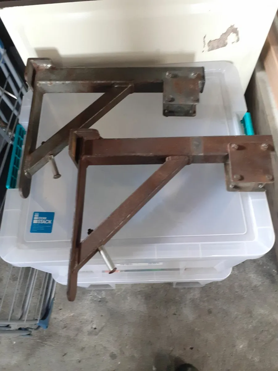 Solid drive for lister shearing machine. - Image 2
