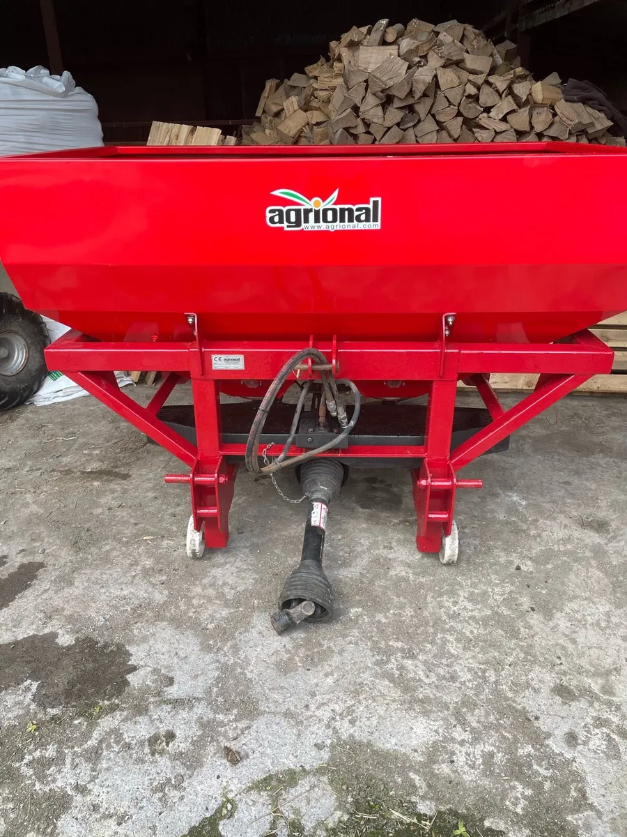 Fertiliser spreader - Image 2