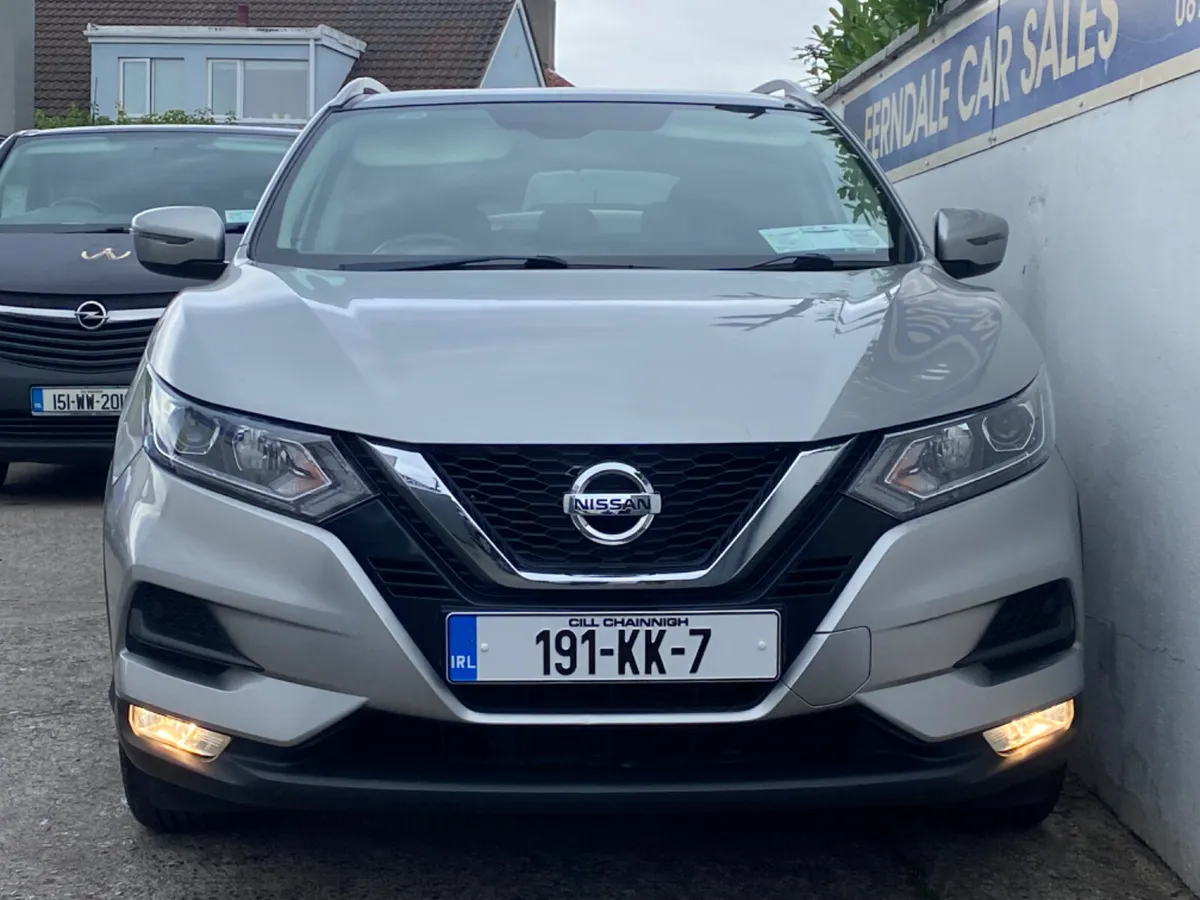 Nissan Qashqai 1.5 Dsl SVE Pan roof - Image 2
