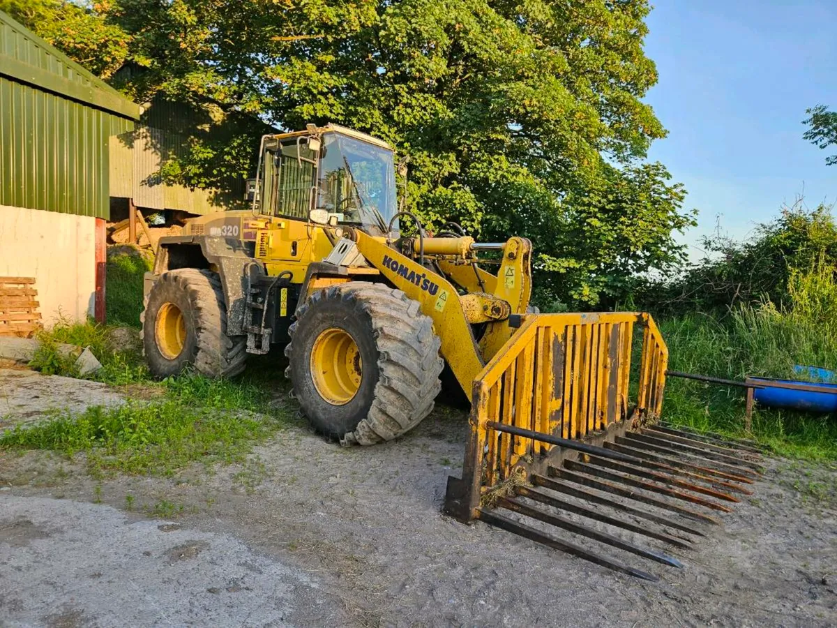 Komatsu wa320-5 - Image 2
