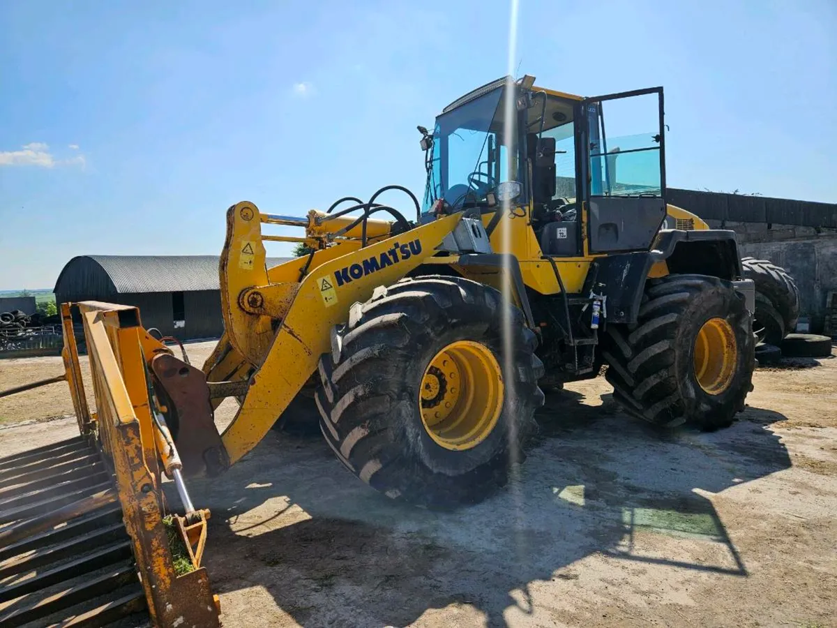Komatsu wa320-5 - Image 1