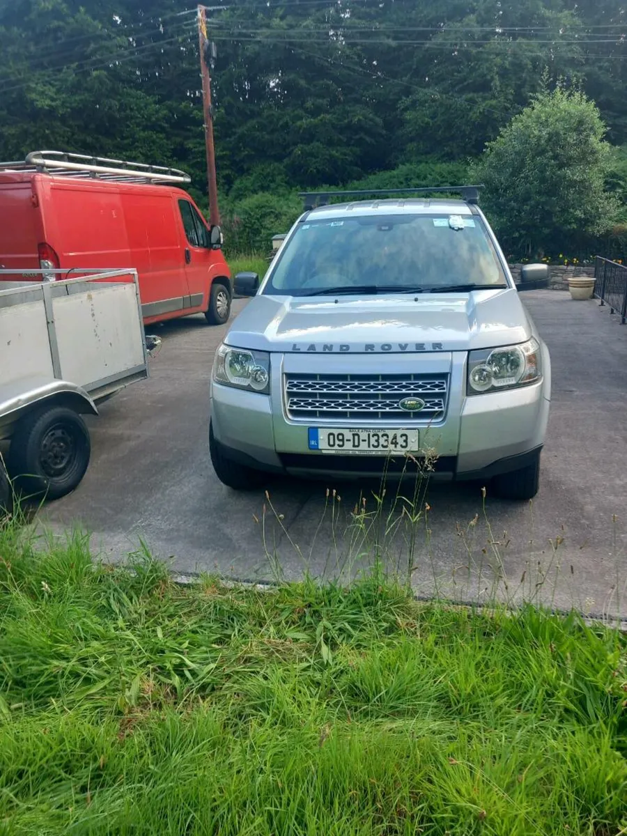 Car and trailer - Image 1