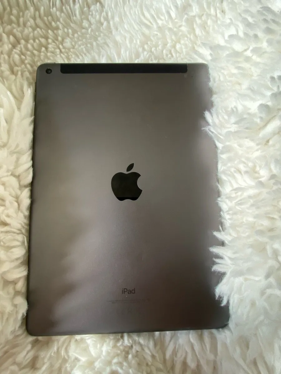 Apple iPad 9th Gen 64gb + Logitech cover - Image 4