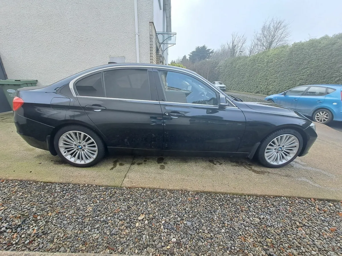 BMW 3-Series Luxury Edition - High Spec - Image 2