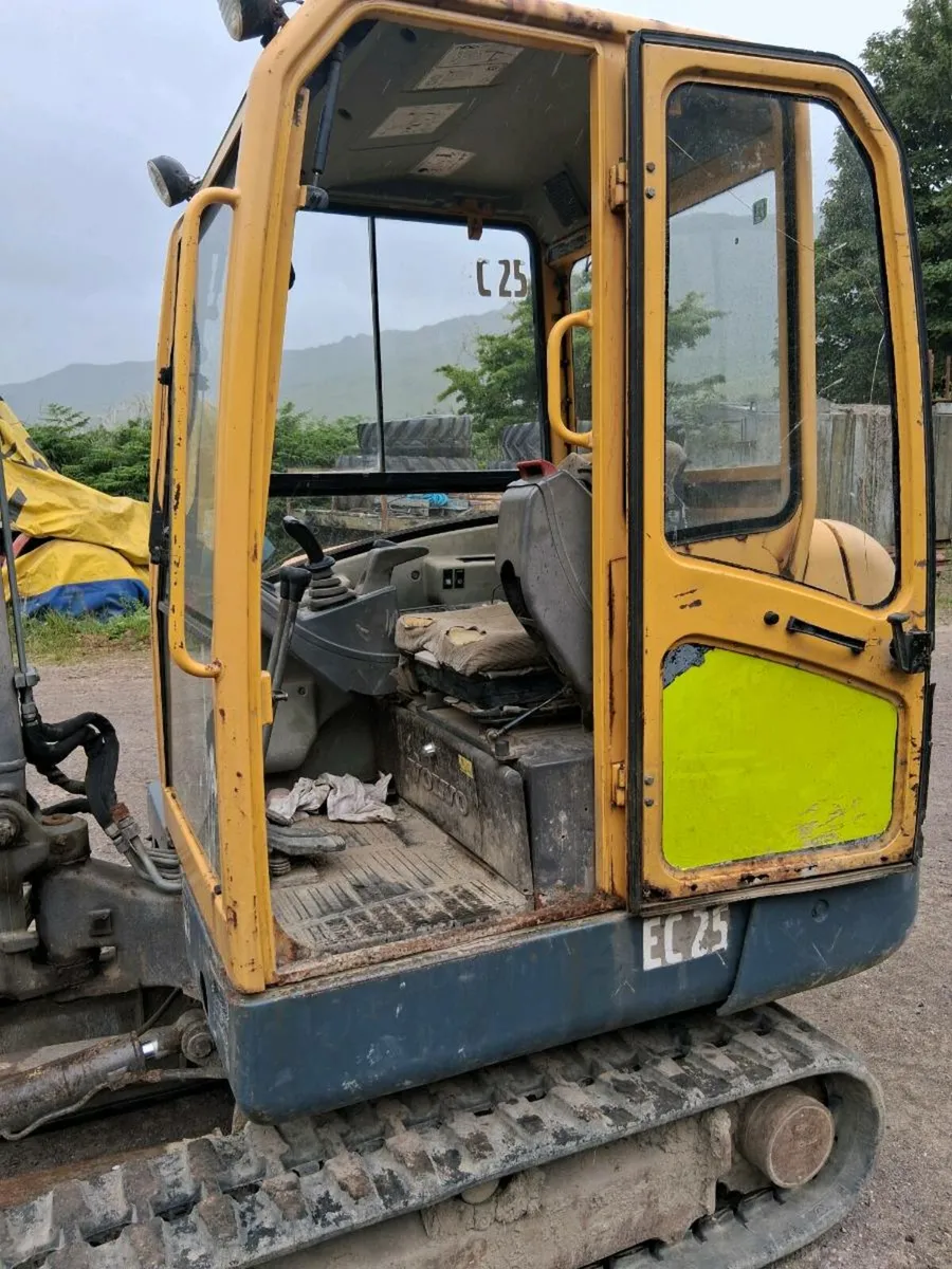 Volvo Mini Digger - Image 3