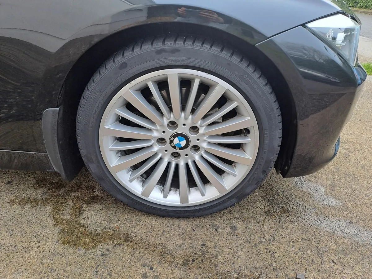 BMW 3-Series Luxury Edition - High Spec - Image 3