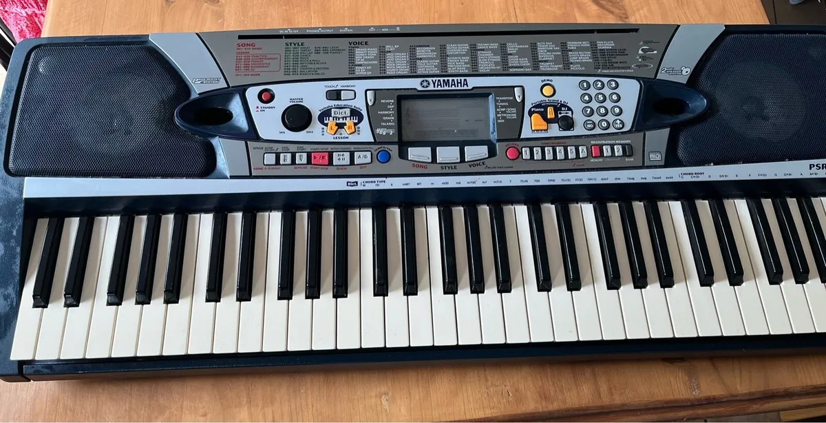Yamaha keyboard - Image 2