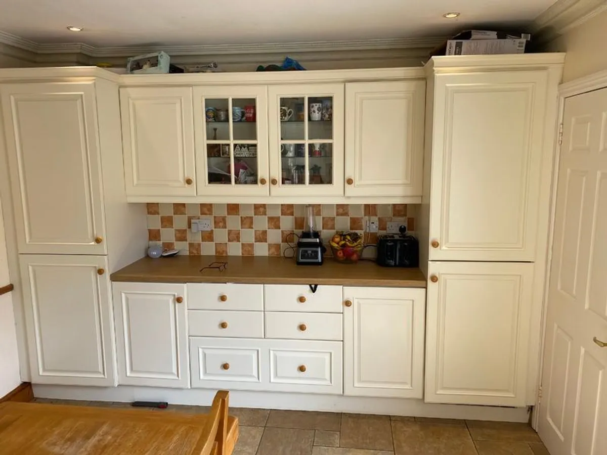 Kitchen units - Image 1