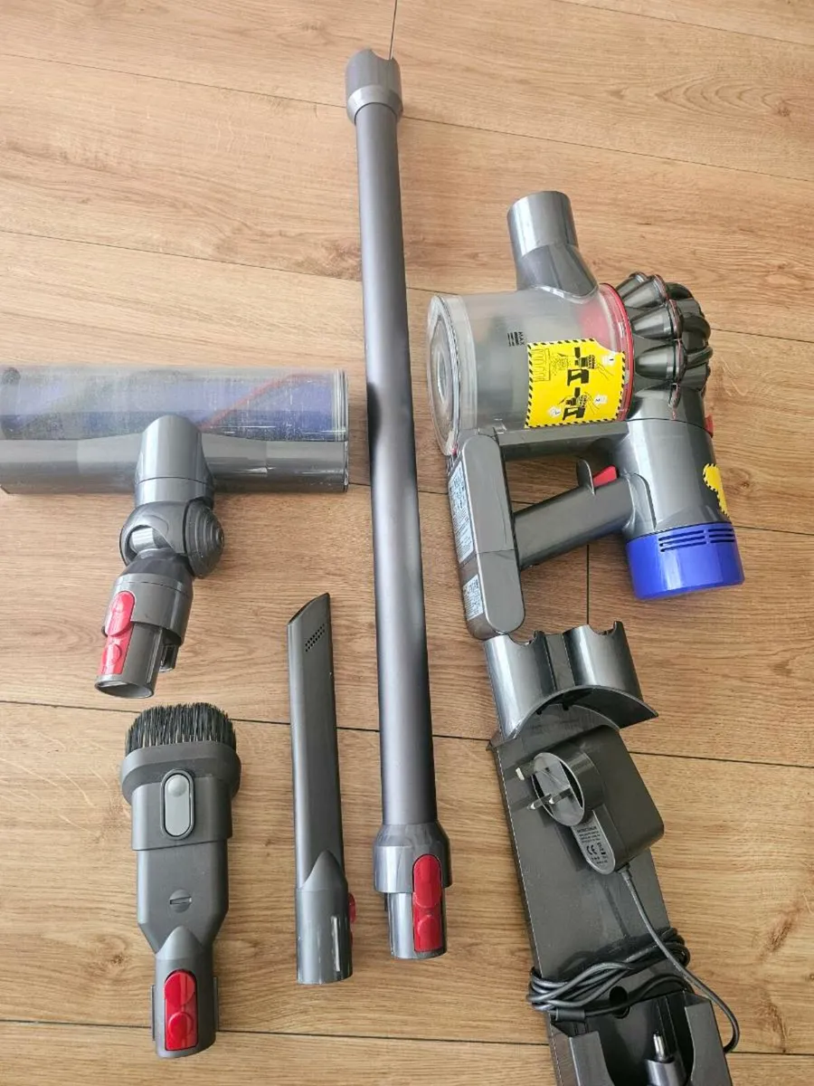 Dyson V8 absolute, Excellent condition - Image 2