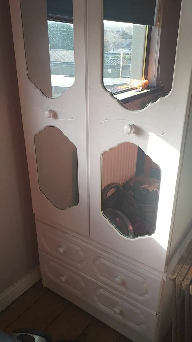 White wardrobe - Image 4