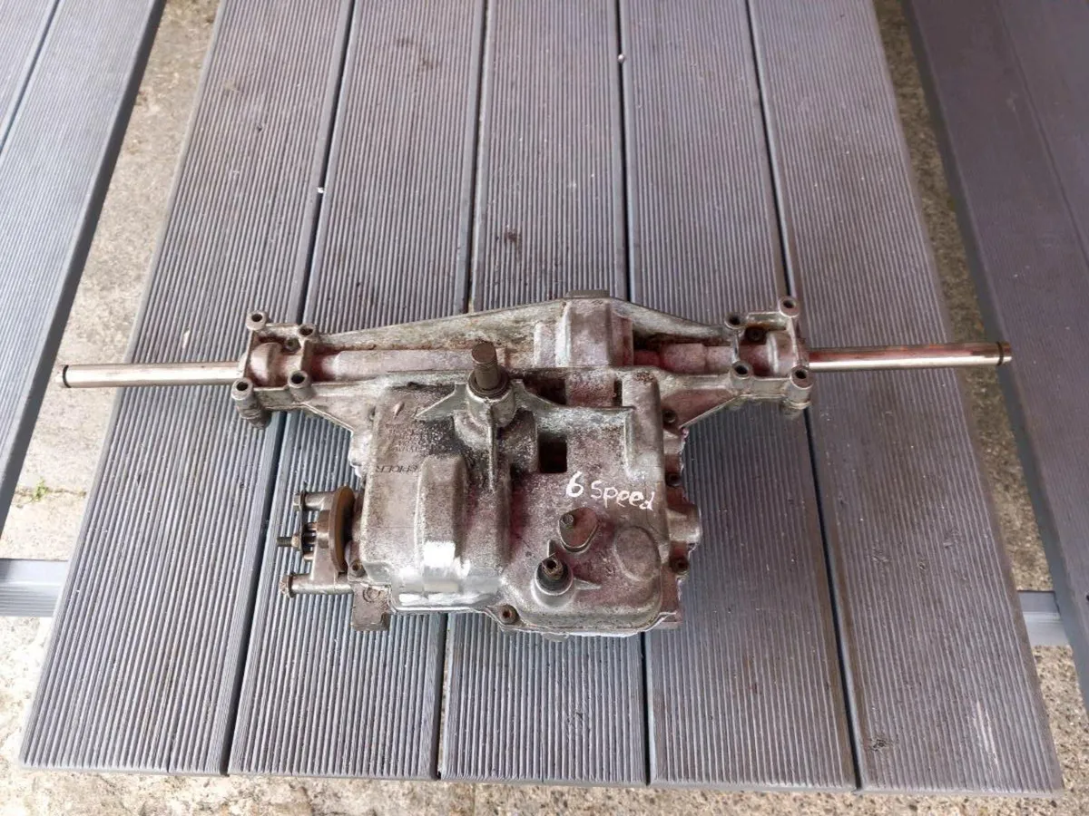 A,G,S/spicer Dana manual gearbox for sale - Image 1