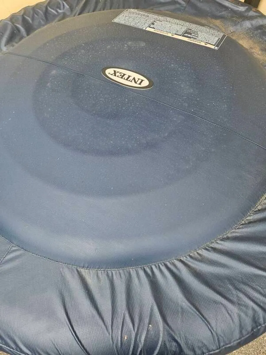 Hot tub - Image 2