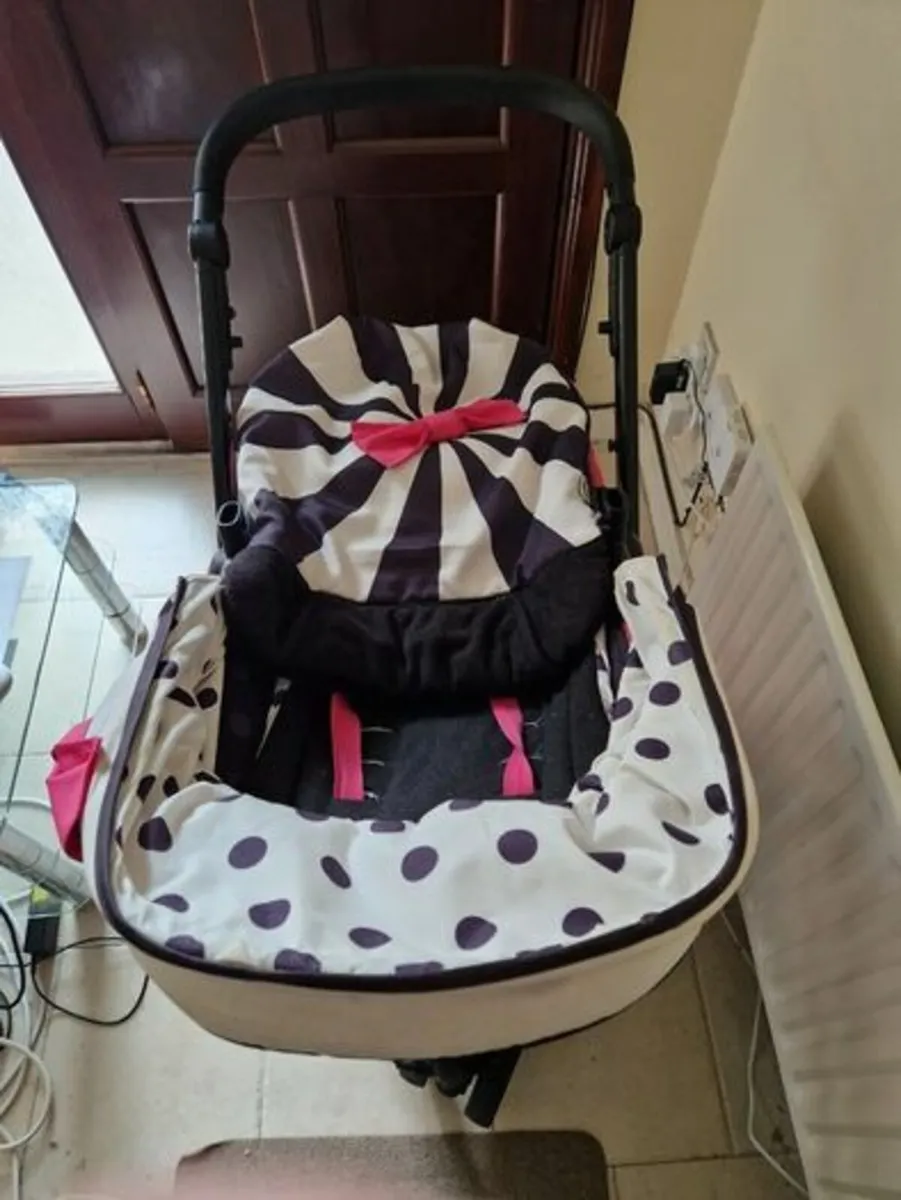 Cosatto Giggle 2 Pram Buggy Set with Accessories - Image 4