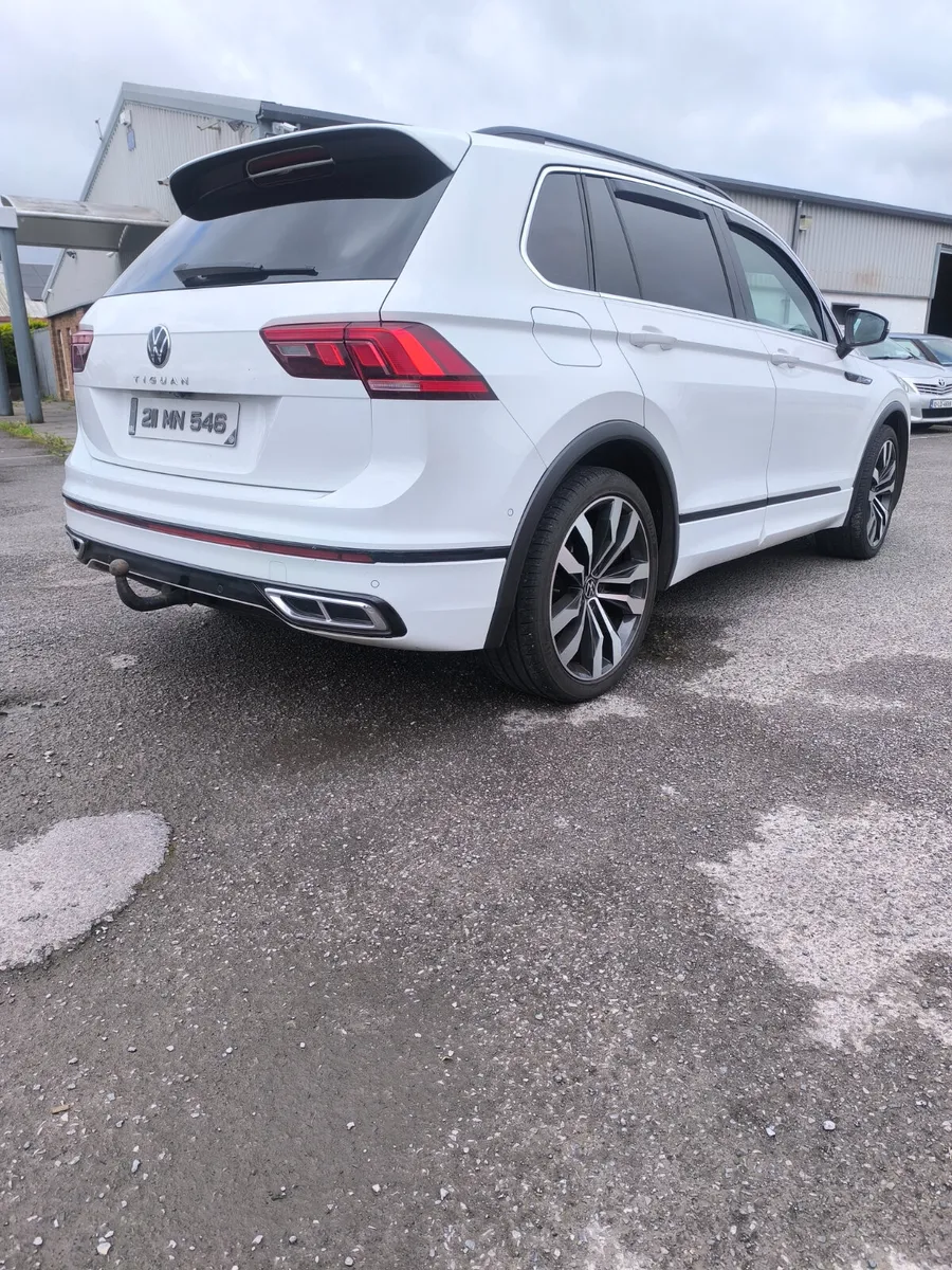 211 Volkswagen Tiguan 2.0 TDI R LINE - Image 3